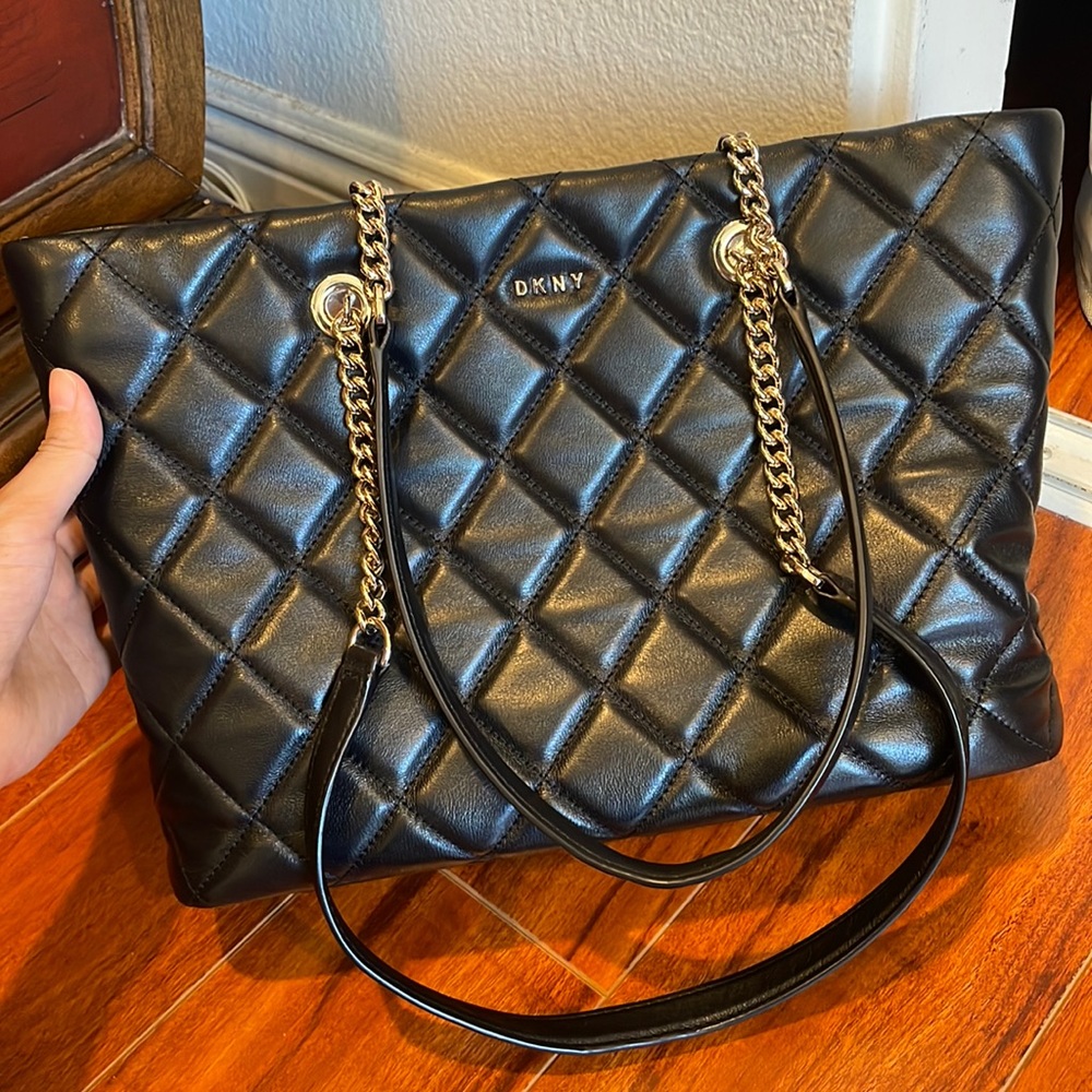 NWOT DKNY Lara black Chanel style quilted leather tote bag